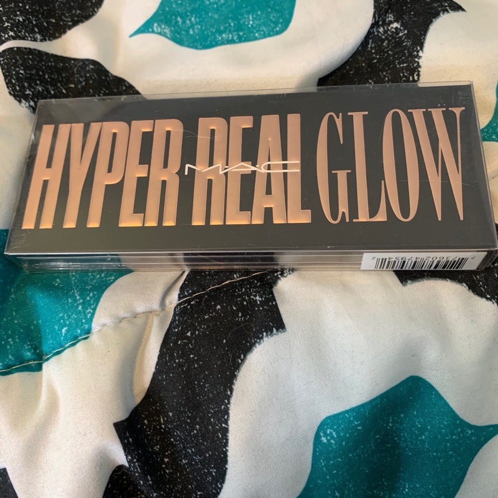 Mac - Hyper Real Glow highlighter